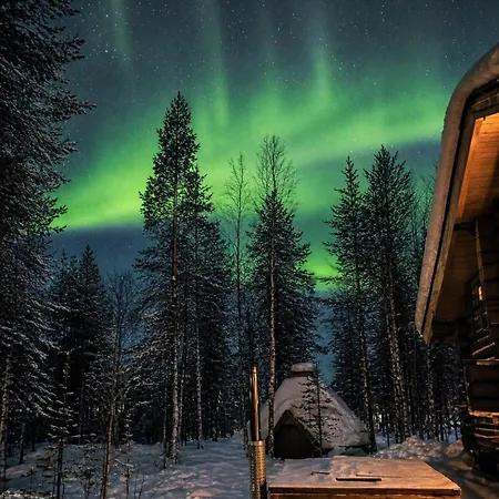 Log Otsonpesae With Lappish Hut Chalet *